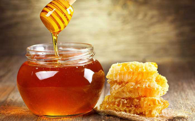 Uống mật ong có nóng không ? Chuyên gia khuyên dùng